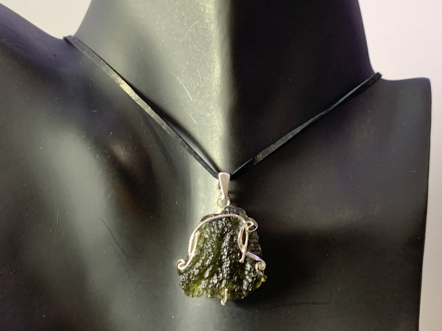 Pendant Raw Moldavite In Silver 6.3g