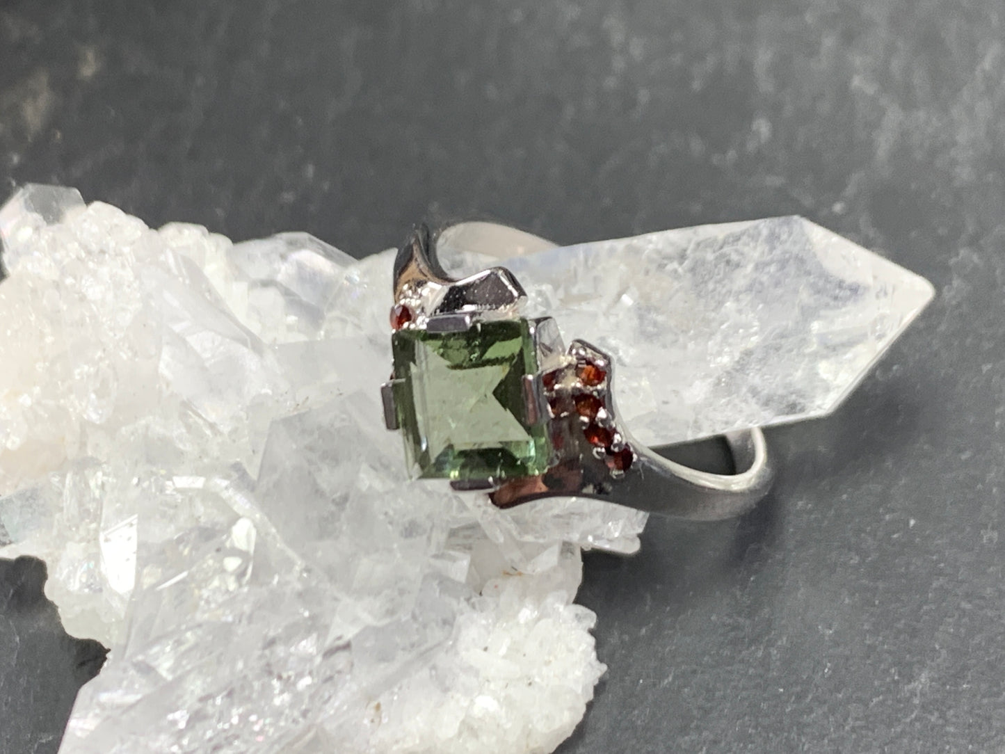 "Pegasus" Moldavite ring with Garnet