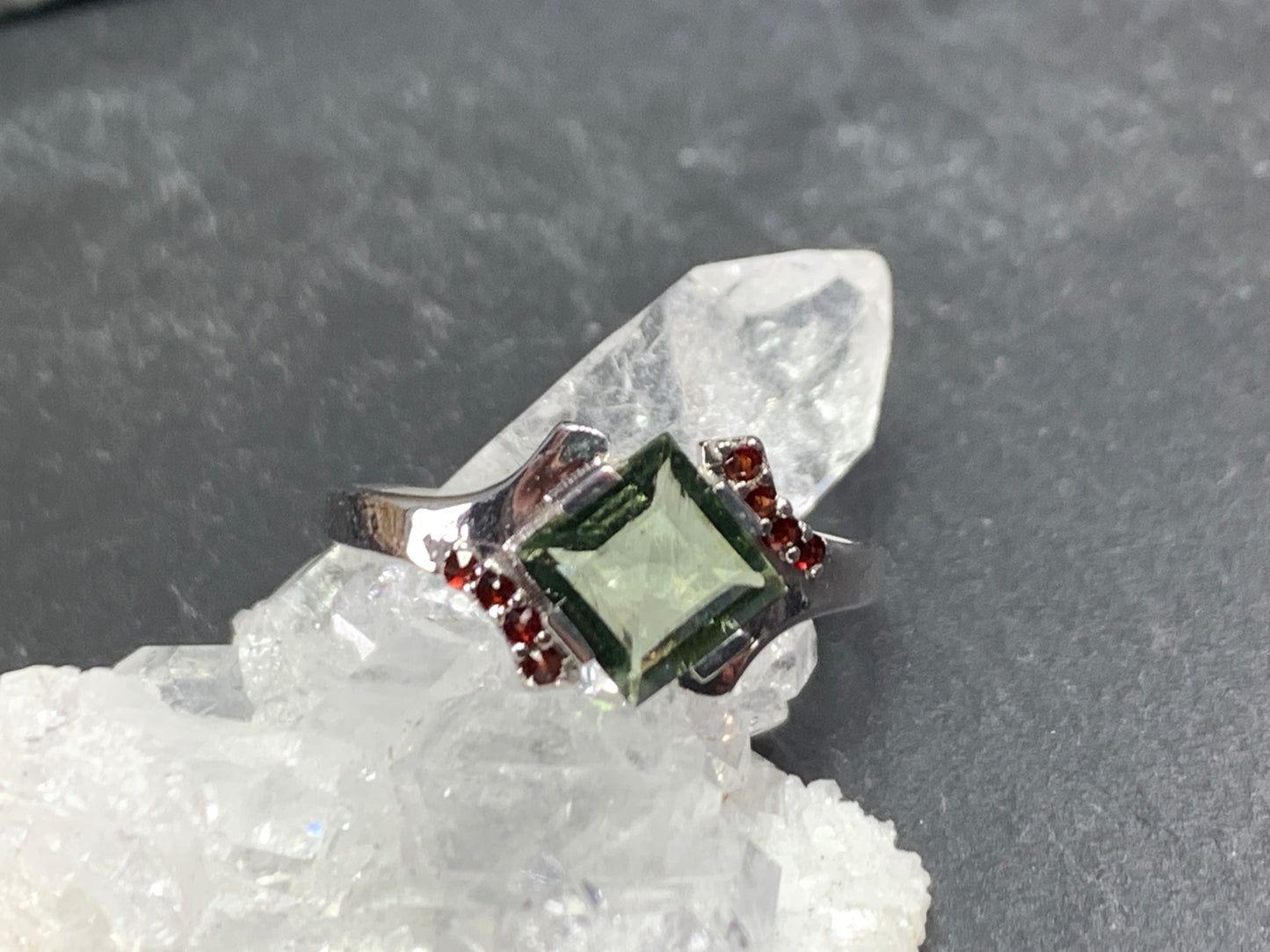 "Pegasus" Moldavite ring with Garnet