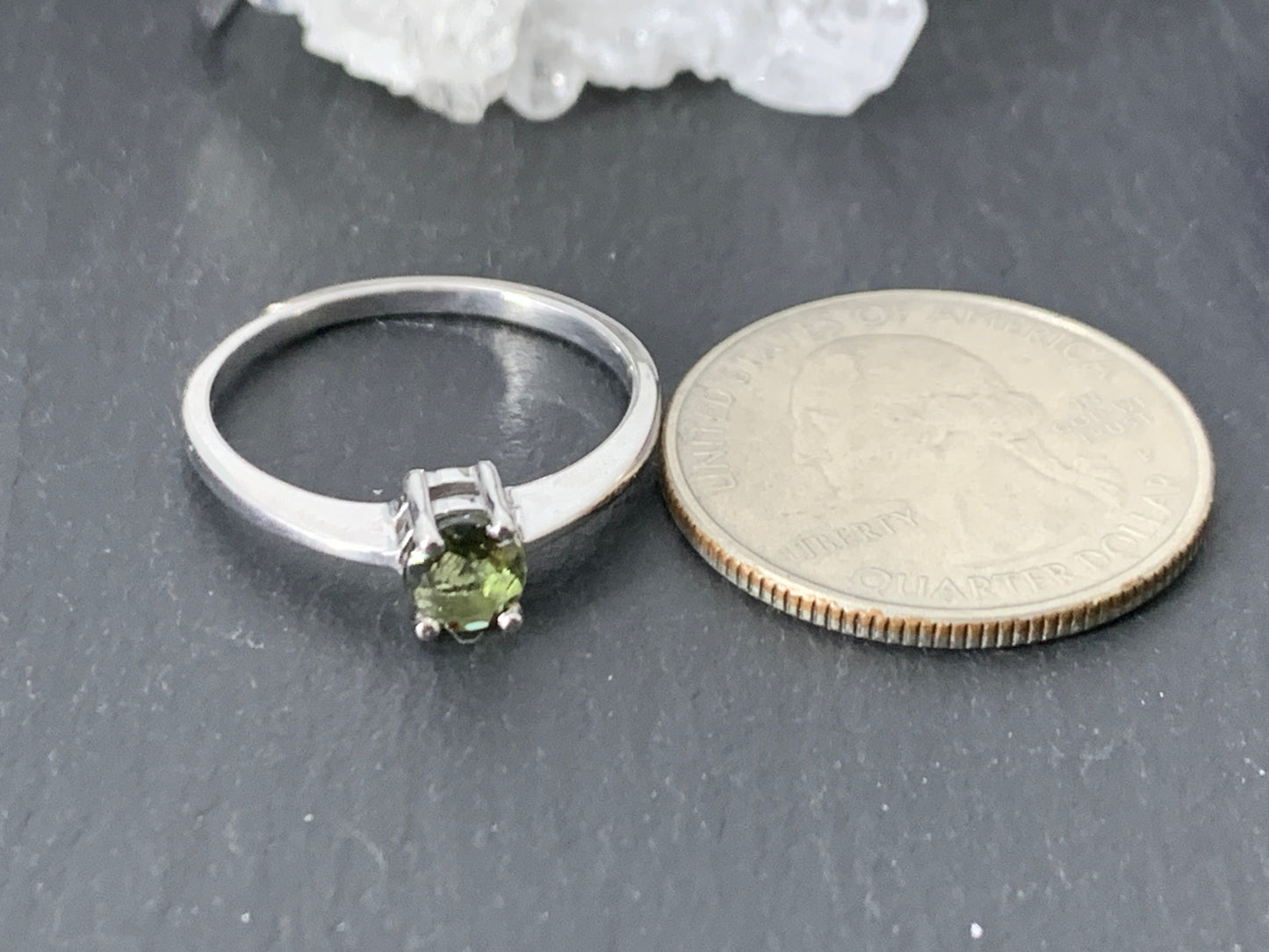 "Zozma" Ring with 5mm round Moldavite