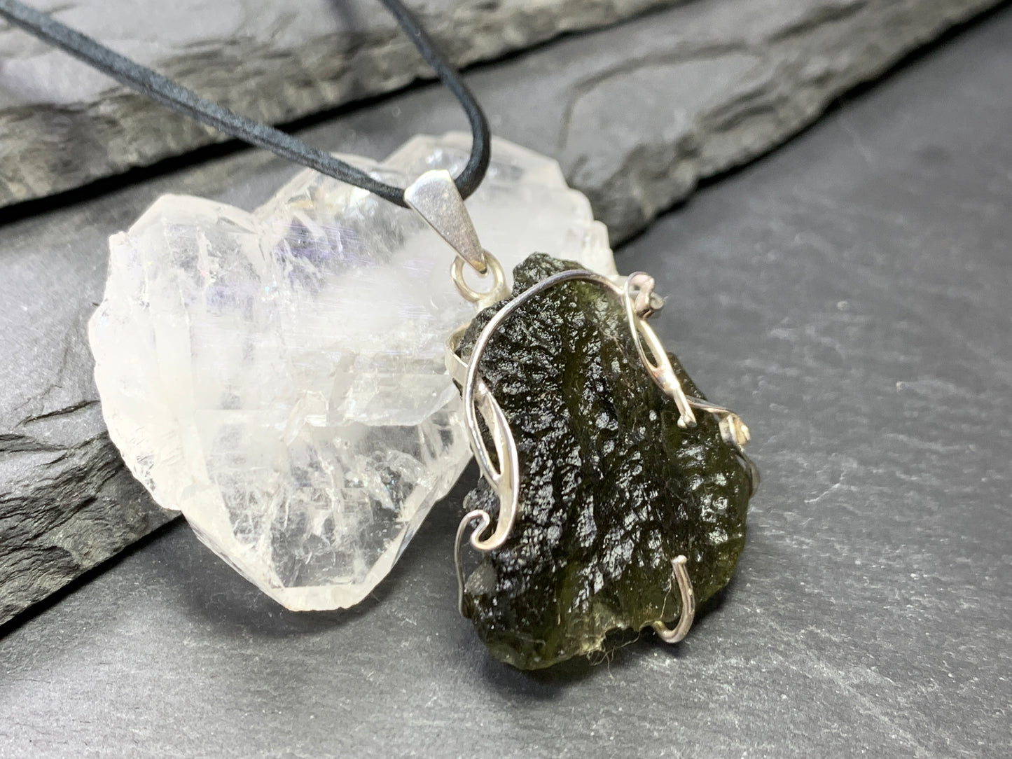 Pendant Raw Moldavite In Silver 6.3g