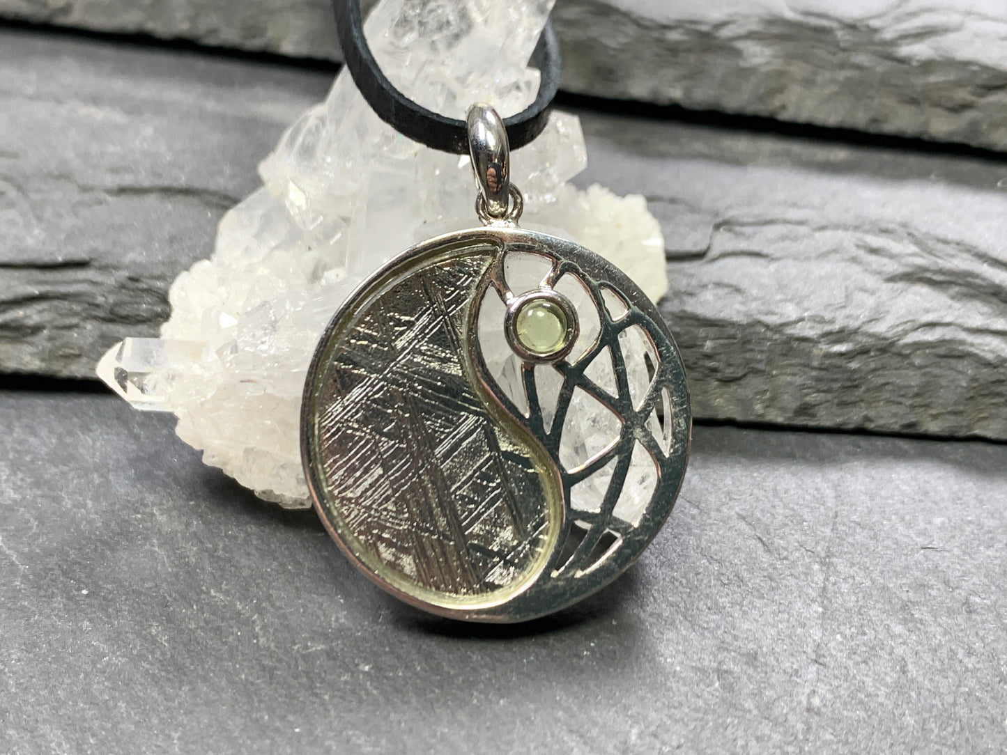 Jing Jang Moldavite & Muonionalusta Meteorite pendant