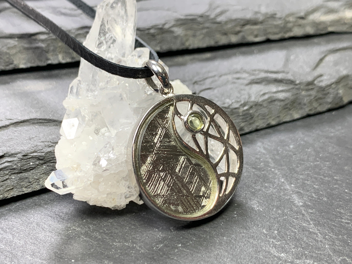 Jing Jang Moldavite & Muonionalusta Meteorite pendant