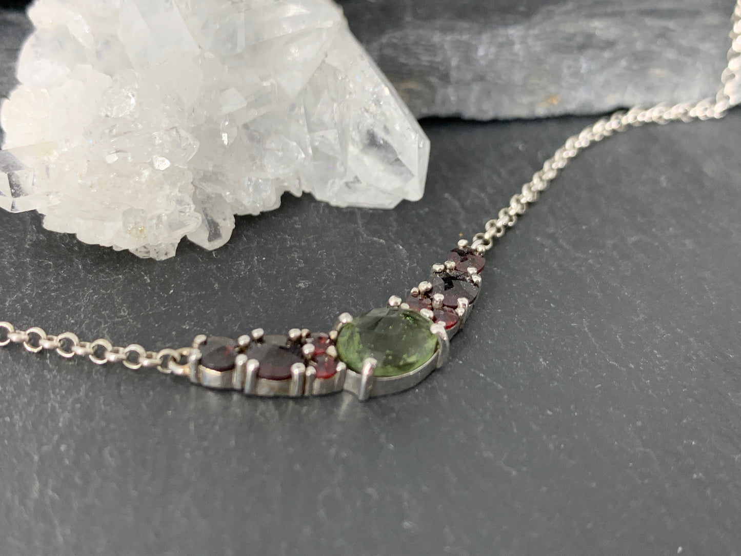 "Regulus" pendant - Moldavite & Garnet Pendant